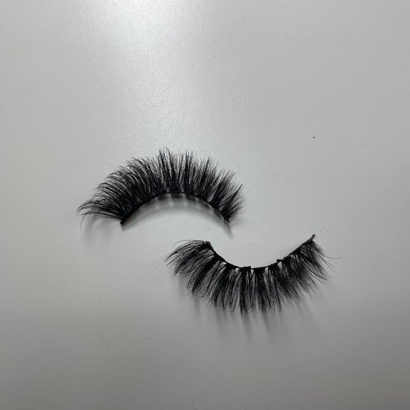 Baddie Faux Mink Reusable False Eyelashes - Picture 2 of 4